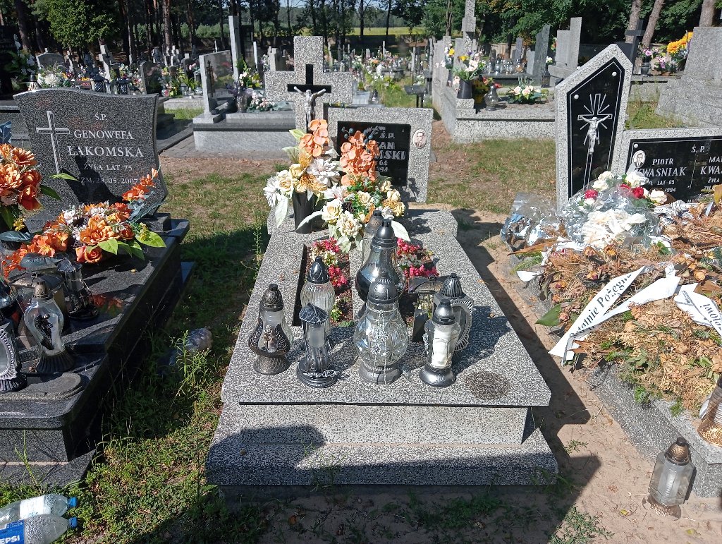 Grób STefan Łakomski