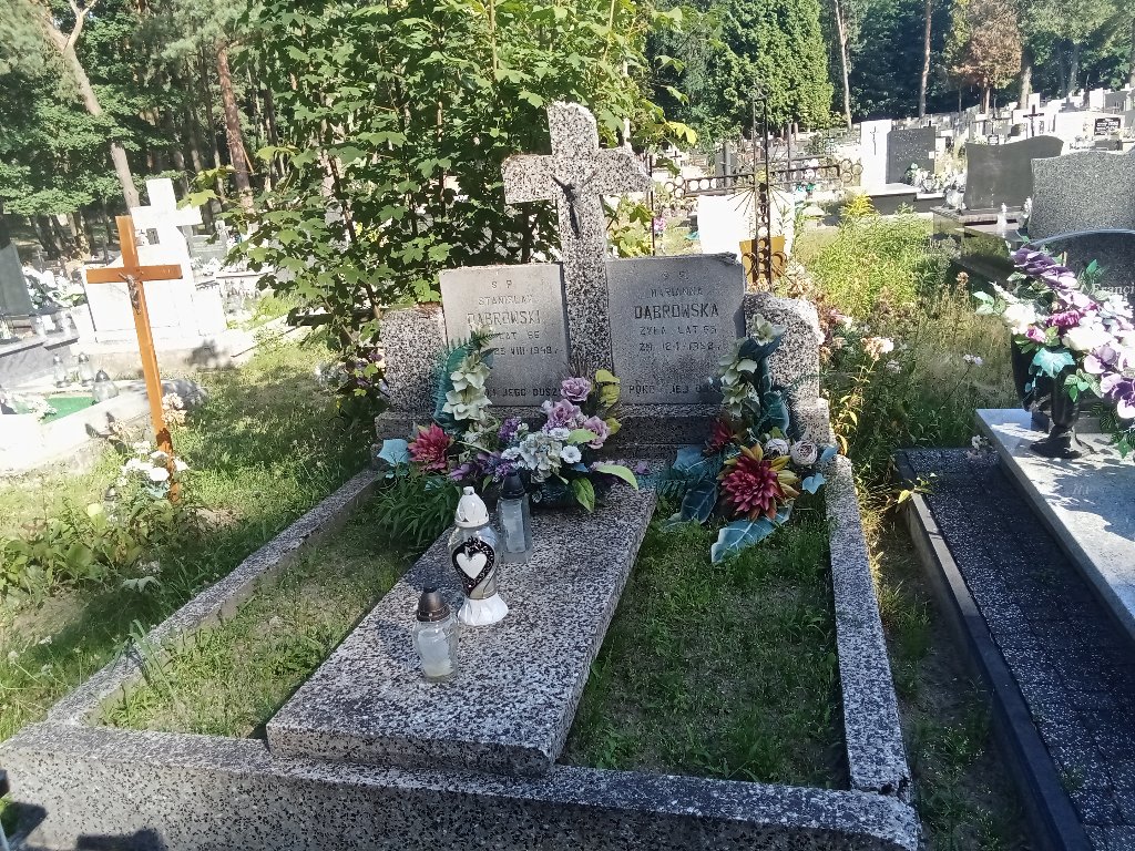 Grób Marianna Dąbrowska