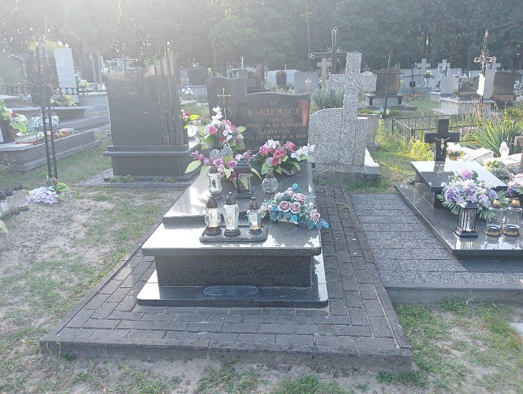 Grób Józef Bąkiewicz