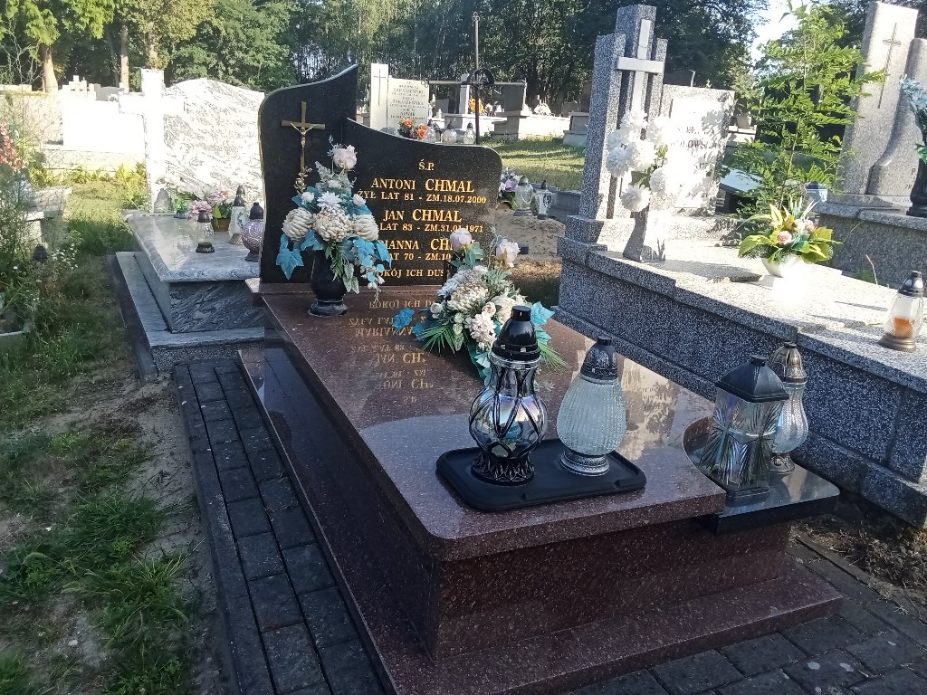 Grób Antoni Chmal